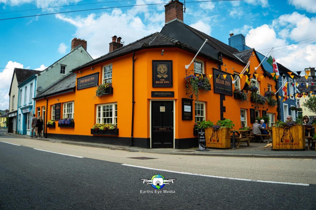 The Bear Inn Лландовери Экстерьер фото