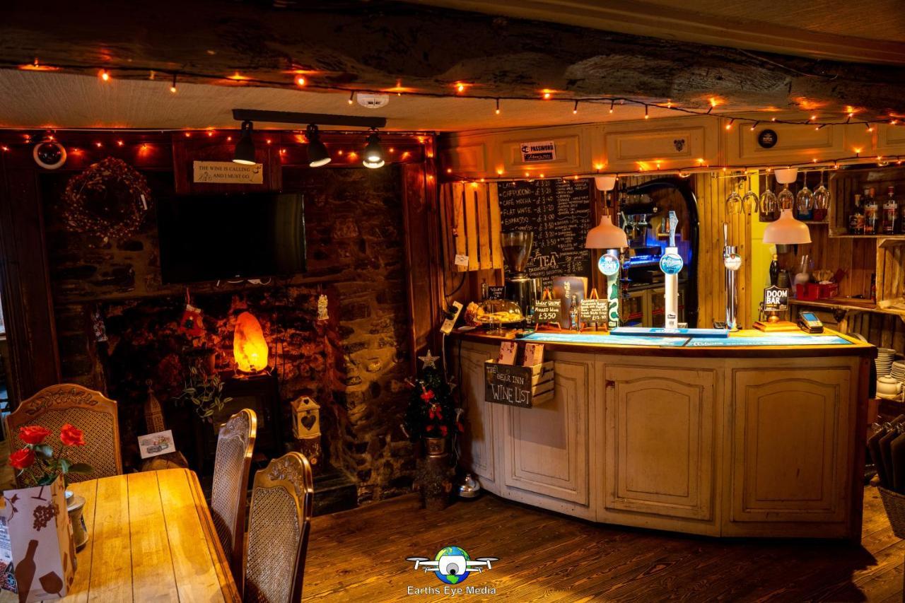 The Bear Inn Лландовери Экстерьер фото